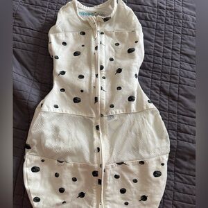 Happiest baby swaddles bundle size S M and L